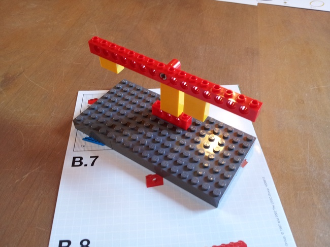 Project B7, a weight-balance for experimenting with lever physics. Made with pieces from LEGO WeDo Set 9585 (add-on set).