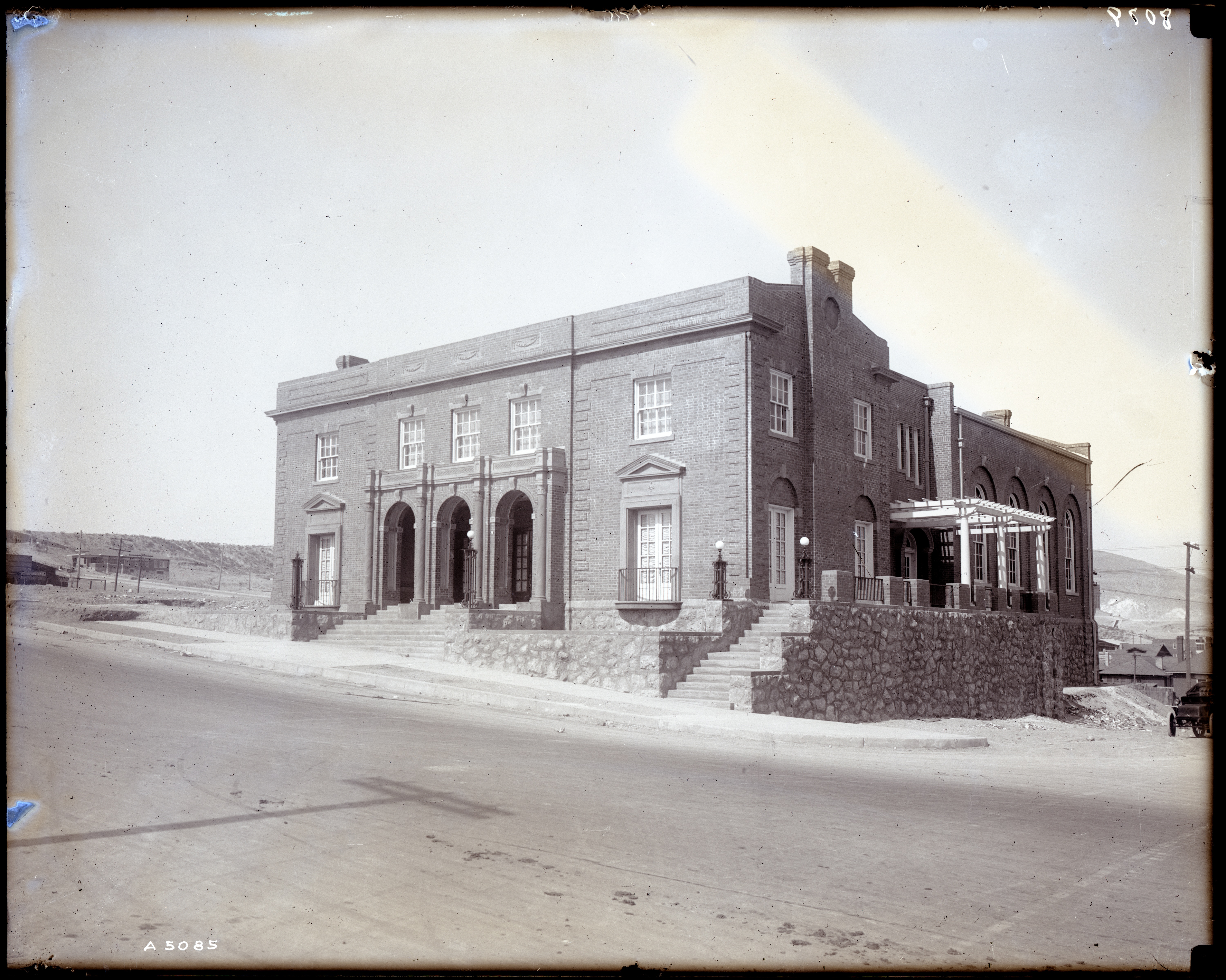 Early picture of the Woman's Club of El Paso