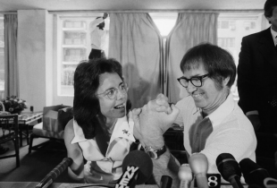 Billie Jean King and Bobby Riggs in a press conference before the "Battle of the Sexes" 