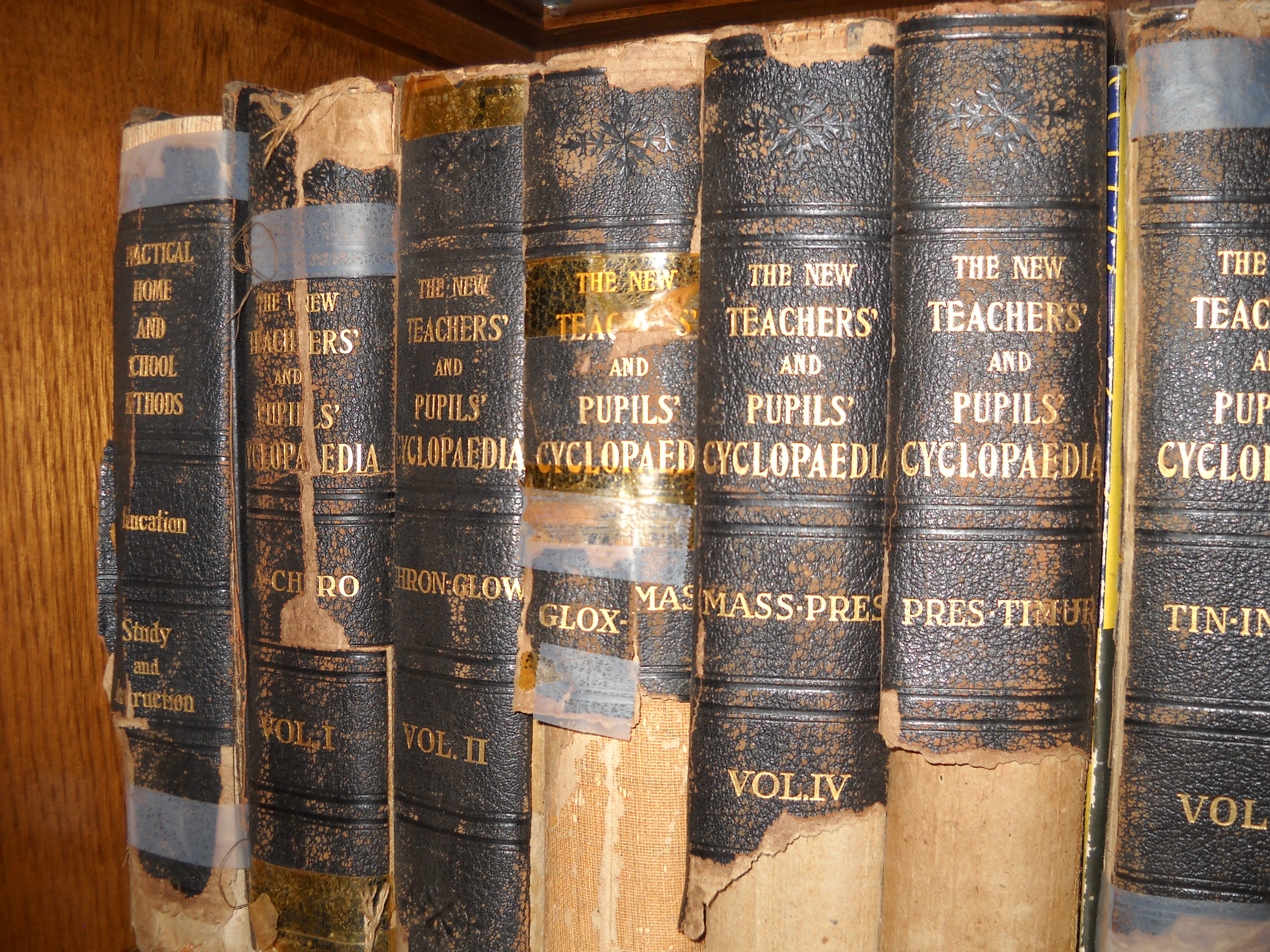 Books set of the New Teachers and Pupils Cyclopaedia 1916 produced in Iowa