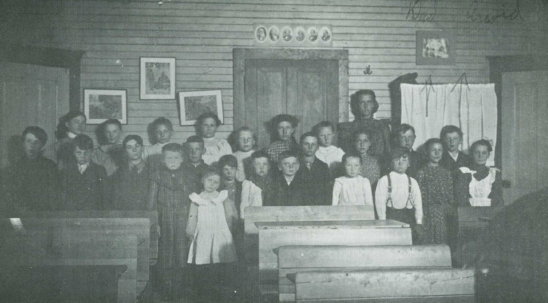 Farm children 1904 classroom with children and teacher