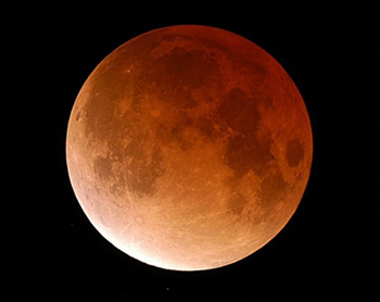 lunar eclipse (Credit: NASA)